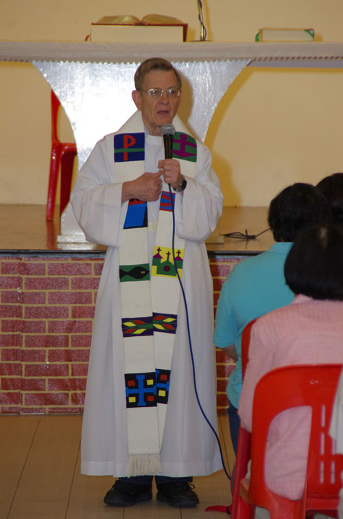 Fr Matthew Linn celebrating mass