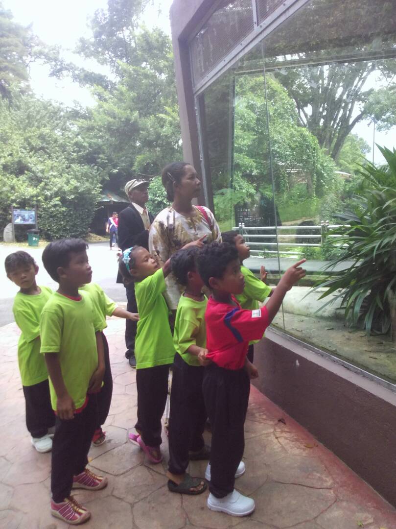 Kg Sinju children at Taiping Zoo